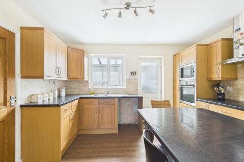 CAM01576G0-PR0259-STILL017.jpg