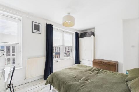CAM01576G0-PR0268-STILL017.jpg