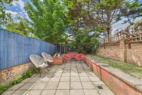 CAM01530G0-PR0288-STILL013.jpg