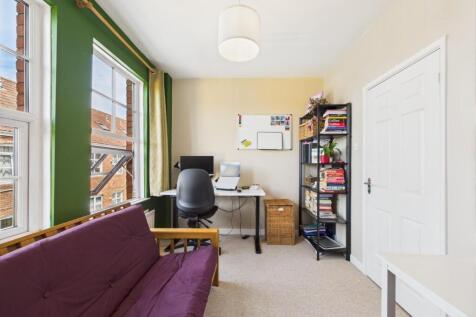 CAM01530G0-PR0290-STILL014.jpg