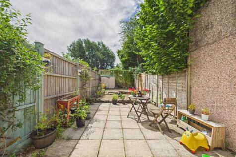 CAM01576G0-PR0286-STILL017.jpg