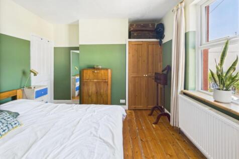 CAM01576G0-PR0297-STILL020.jpg