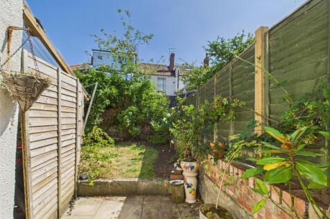 CAM01576G0-PR0297-STILL029.jpg