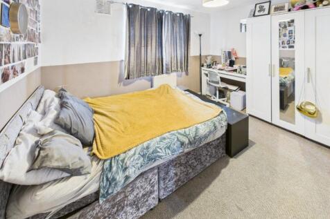 CAM01530G0-PR0314-STILL025.jpg