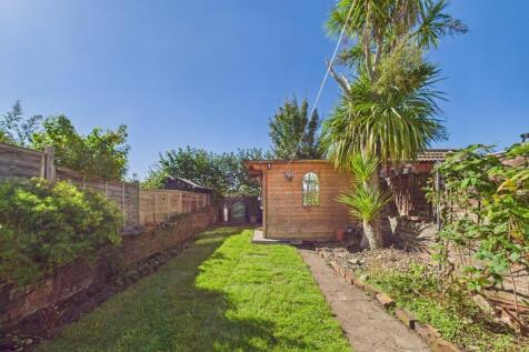 CAM01576G0-PR0316-STILL027.jpg