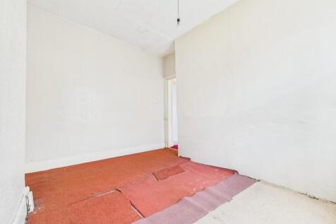 CAM01576G0-PR0320-STILL020.jpg