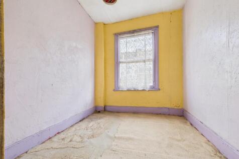 CAM01576G0-PR0320-STILL018.jpg