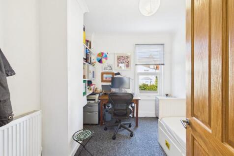 CAM01530G0-PR0340-STILL025.jpg