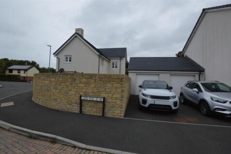 Garage/Driveway