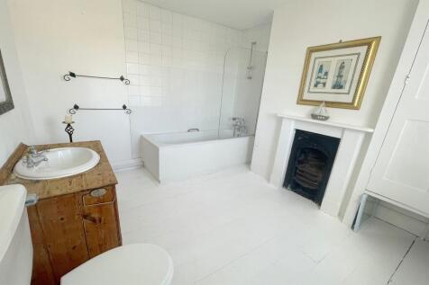 Large bathroom with 