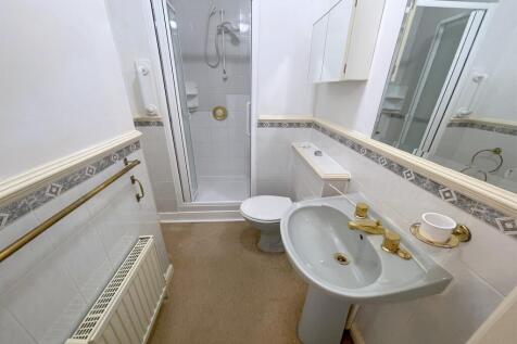 2nd shower room