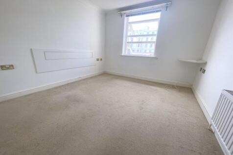 Bedroom 1 built in w