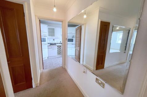 Mirrored hallways 