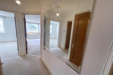 Mirrored hallways 