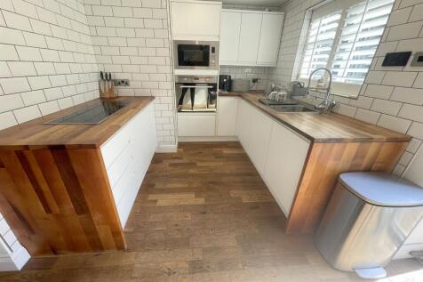 Fitted Kitchen
