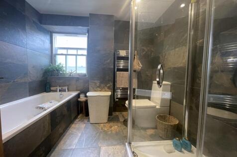 Stunning bathroom wi