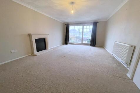 spacious&#43;lounge&#43;dine