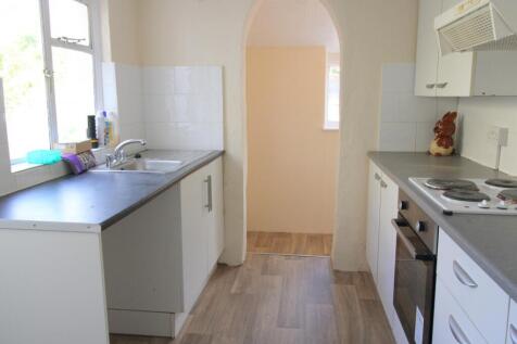 Fitted Kitchen with 