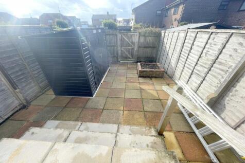 Garden with rear acc