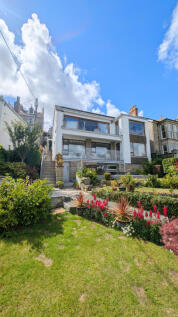 4 Bedroom Detached House for Sale