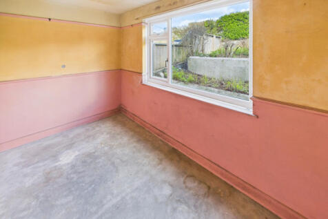 Bedroom Five / Office