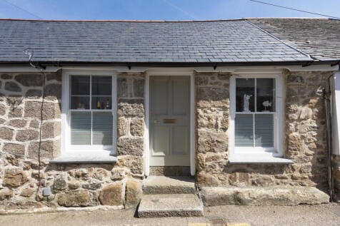 2 Bedroom Mid Terrace House for Sale