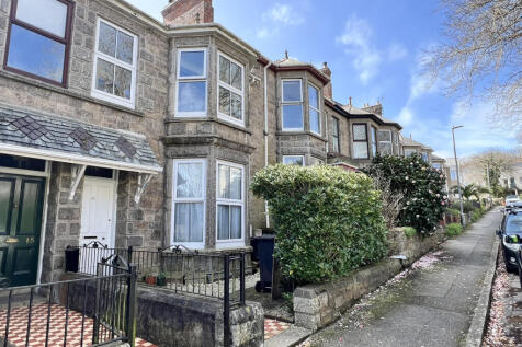 2 Bedroom Ground Floor Flat for Sale