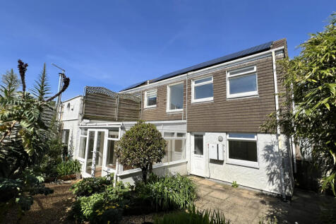 3 Bedroom Semi-Detached House for Sale