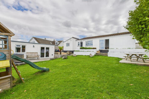 5 Bedroom Bungalow for Sale
