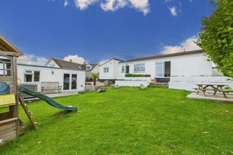 5 Bedroom Bungalow for Sale