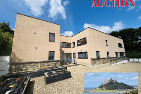 GOING TO AUCTION - Four Bedroom Detached House fo