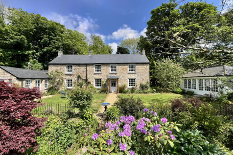 4 Bedroom Detached Farmhouse for Sale