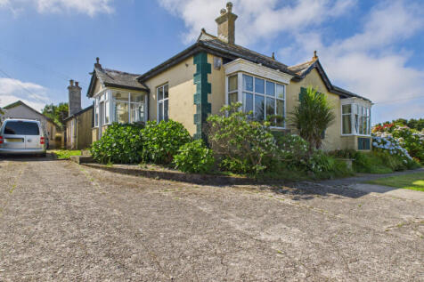 6 Bedroom Bungalow for Sale