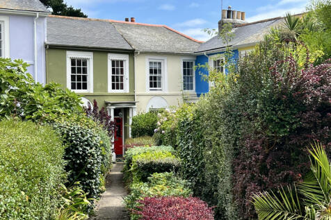 2 Bedroom Mid Terrace House for Sale