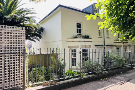 4 Bedroom End Terraced House for Sale