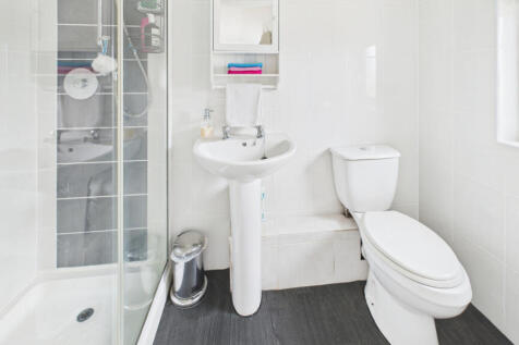 ENSUITE SHOWER ROOM