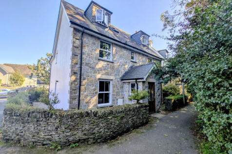 5 Bedroom Detached House for Sale