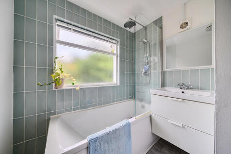 1371606568ff84ad9bb60