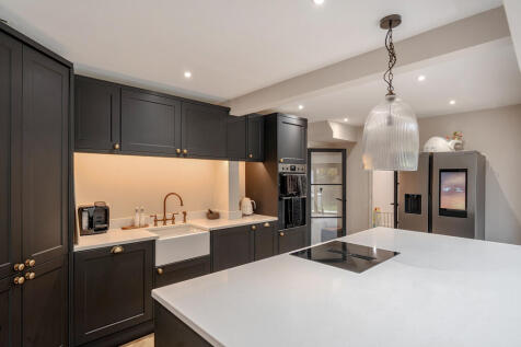 137608016690b27938c5c0