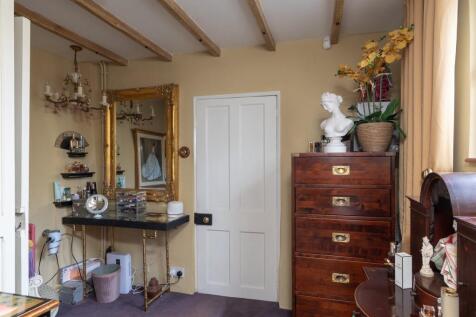 Dressing Room / Possible Study