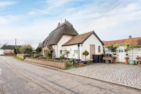 Castle Cottage Drive