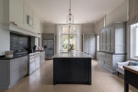 Kitchen / Breakfast Room