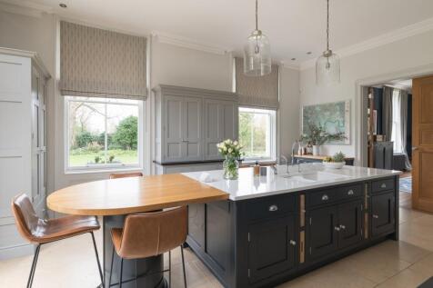 Kitchen / Breakfast Room
