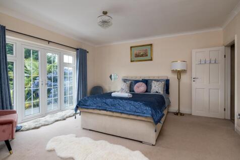 Main bedroom 