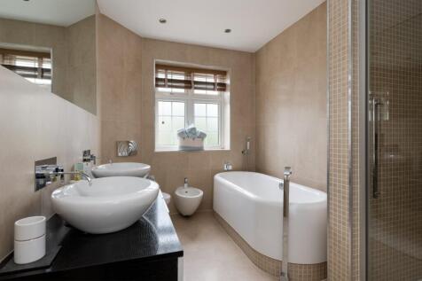 Main bedroom en suite