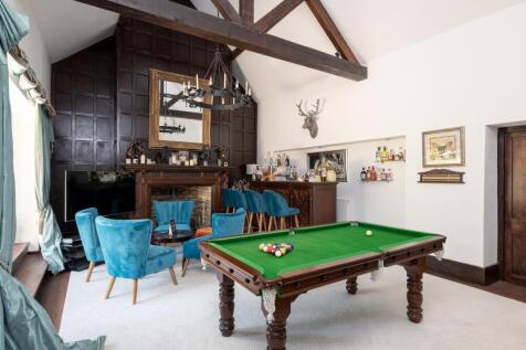 Bar / Games Room