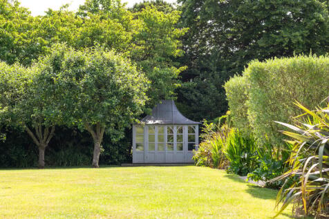 Summer / Pool House