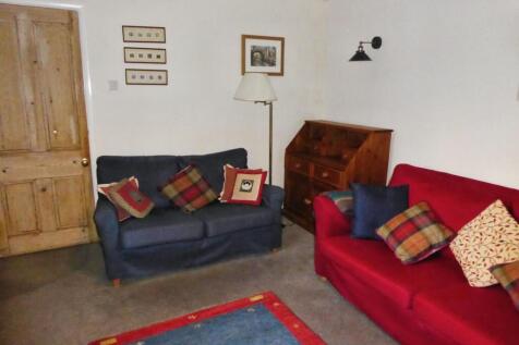 19000011-4.Livingroom 202.JPG