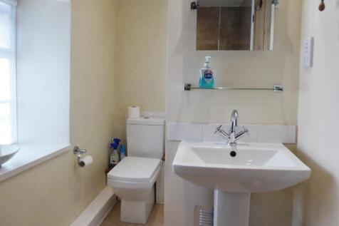0ed5077b-10 20Bathroom 202.JPG