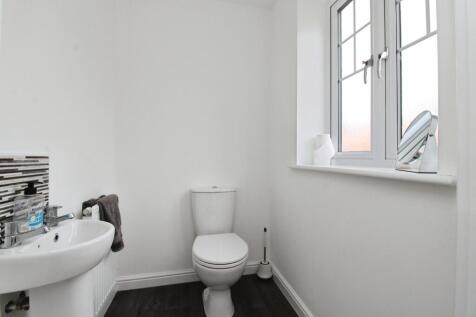 pbox-bathroom-329819.JPG